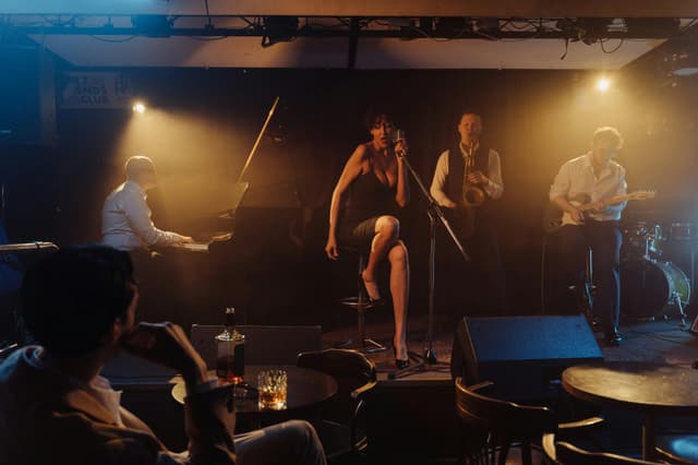 Lounge & Clubs